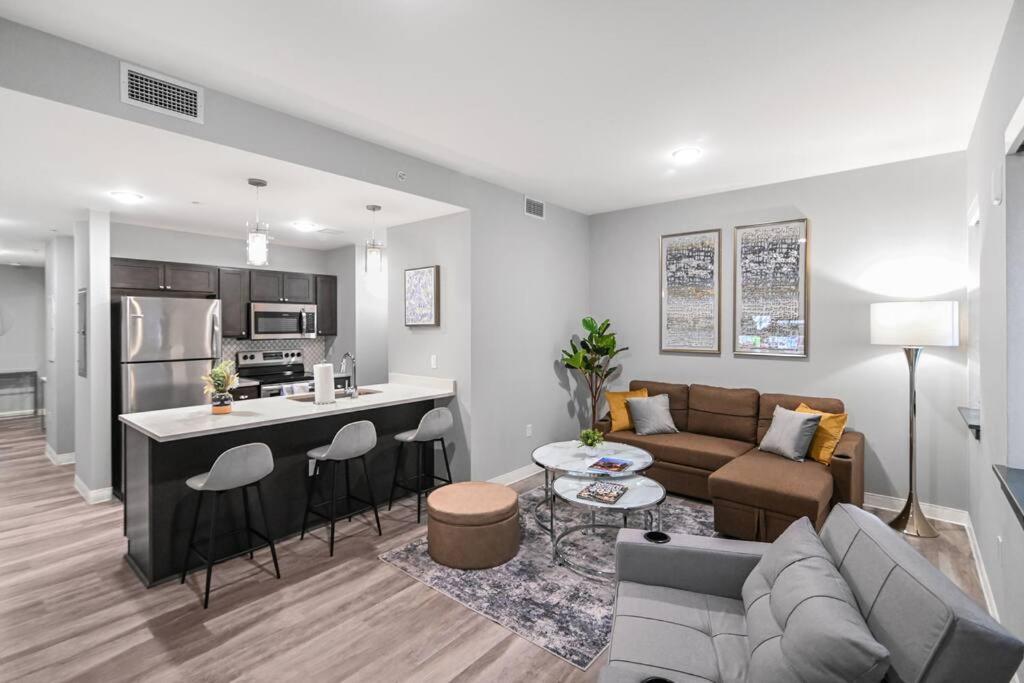 2Br Unit In The Heart Of Dt On Playhouse Square, With Pool And Gym Access-1106 Apartment Cleveland Exterior photo